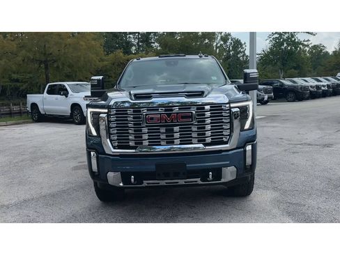 Certified 2026 GMC Sierra 2500 Denali w/ Denali Reserve Package AWD/4WD image 3