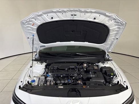 New 2026 Hyundai Elantra Limited FWD image 12