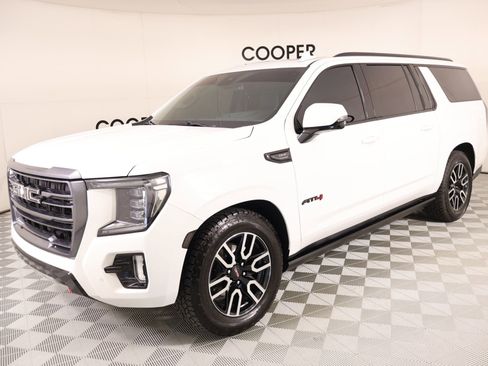 Used 2023 GMC Yukon XL AT4 w/ AT4 Premium Plus Package AWD/4WD image 10