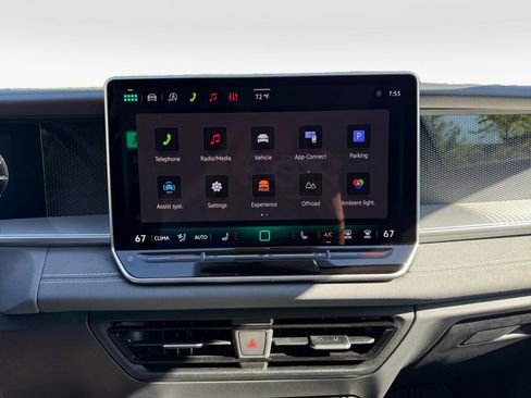 New 2026 Volkswagen Tiguan SE AWD/4WD image 17