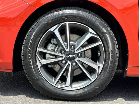 Used 2023 Kia Forte LXS w/ LXS Technology Package FWD image 21