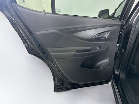 Used 2025 Buick Envista Preferred image 24