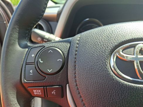 Used 2018 Toyota RAV4 Limited AWD/4WD image 22
