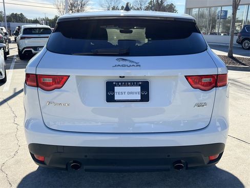 Used 2020 Jaguar F-PACE Premium image 4