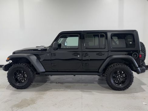 Used 2025 Jeep Wrangler Unlimited Sport AWD/4WD image 12