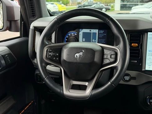 Certified 2023 Ford Bronco Badlands w/ Sasquatch Package AWD/4WD image 8