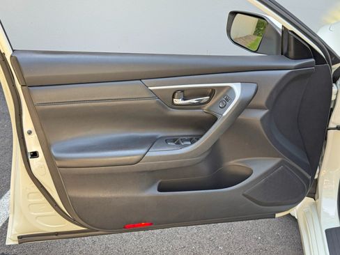 Used 2016 Nissan Altima 2.5 SR w/ LED Appearance Package FWD image 33