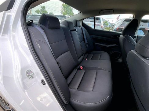 Used 2025 Nissan Altima 2.5 SV FWD image 25