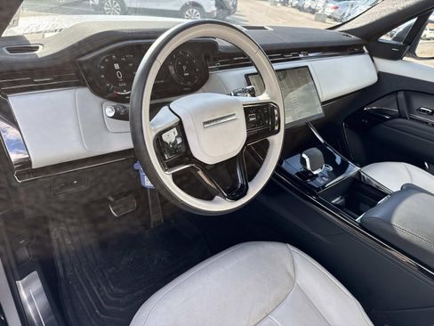 Used 2025 Land Rover Range Rover Sport Dynamic SE image 17