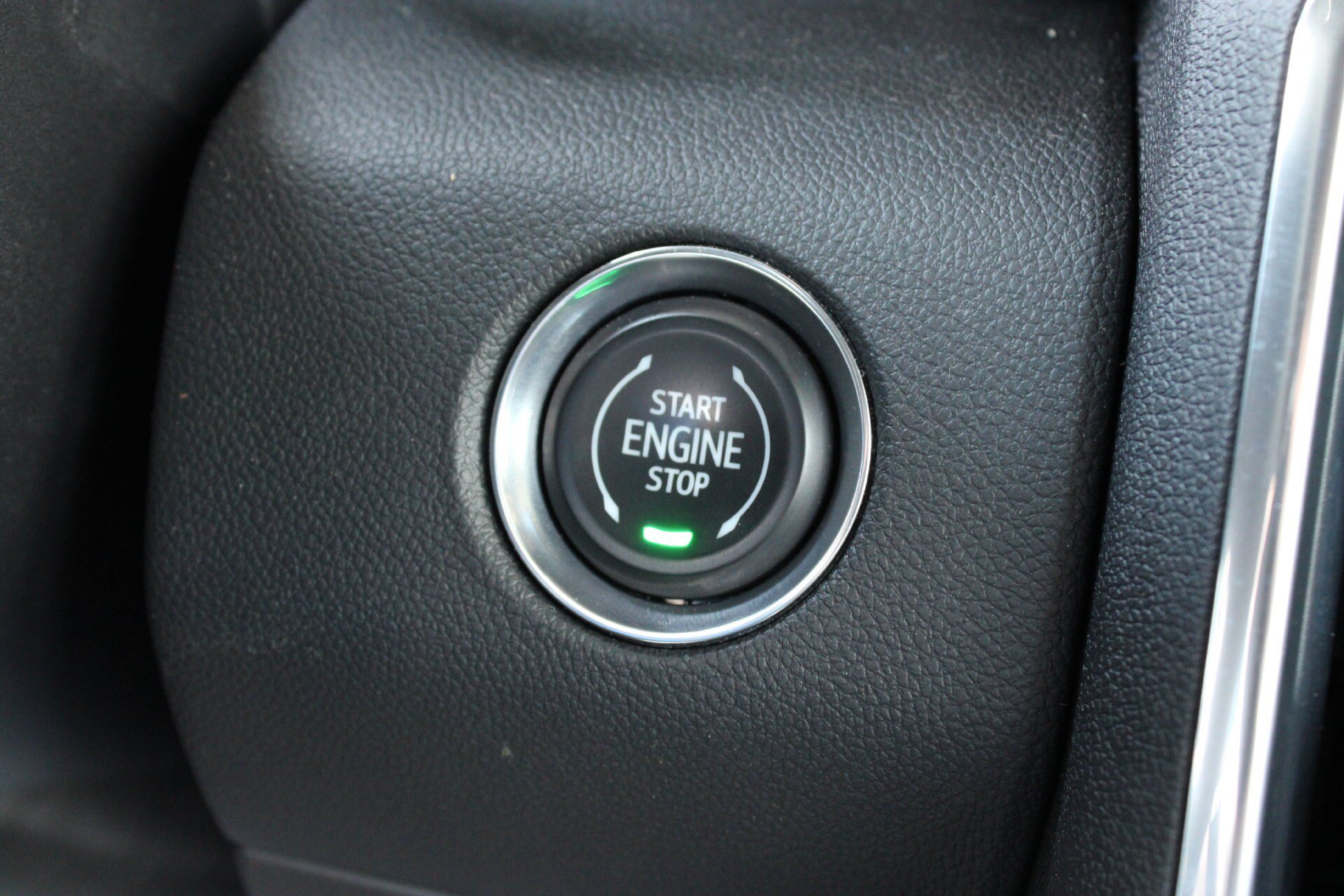 Used 2026 GMC Acadia Elevation w/ Elevation Premium Package FWD image 33