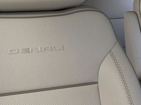 New 2026 GMC Yukon Denali w/ Sun & Power Step Package image 21