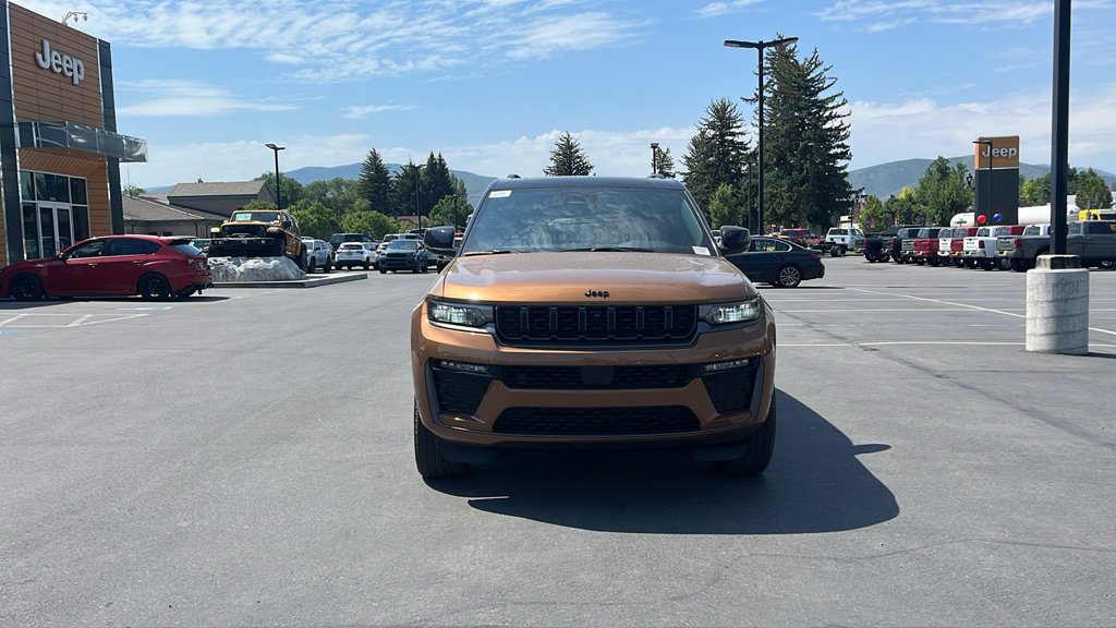 New 2026 Jeep Grand Cherokee Limited AWD/4WD image 2
