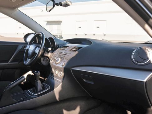 Used 2013 MAZDA MAZDA3 i Touring image 16