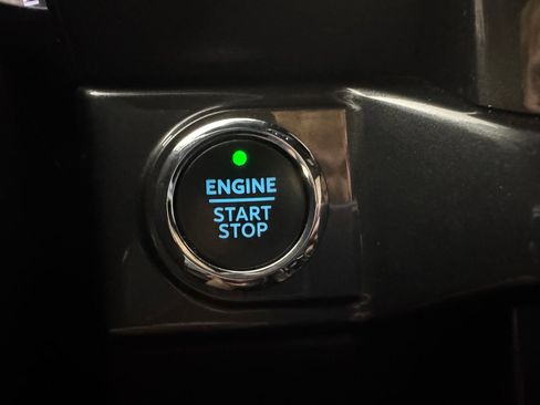 Used 2022 Ford F150 XLT w/ Equipment Group 302A High AWD/4WD image 18