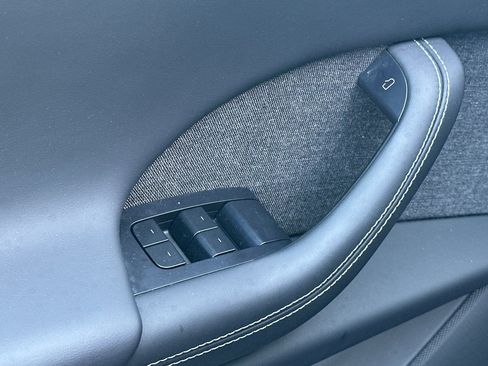 Used 2022 Tesla Model X Plaid image 13