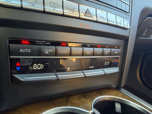 Used 2016 Mercedes-Benz E 400 Coupe image 34