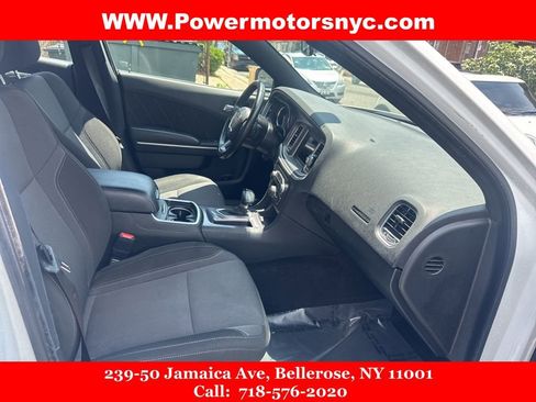Used 2022 Dodge Charger SXT image 12