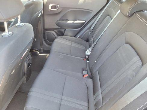 Certified 2025 Hyundai Venue SEL FWD image 19