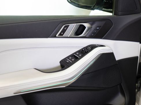 Used 2023 BMW X5 xDrive40i w/ M Sport Package image 28