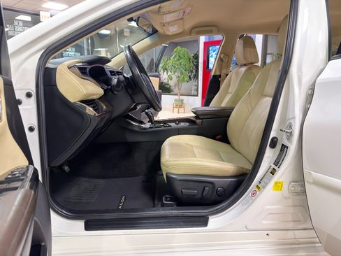 Used 2015 Toyota Avalon XLE image 18