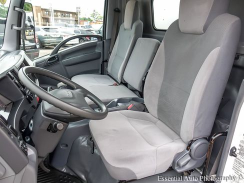 Used 2018 Isuzu NPR RWD image 8