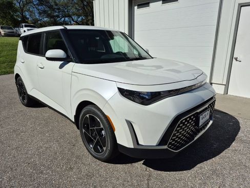 New 2025 Kia Soul EX image 3