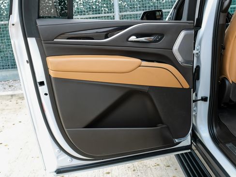 Used 2021 Cadillac Escalade ESV Sport w/ Driver Assist Tech Package image 44