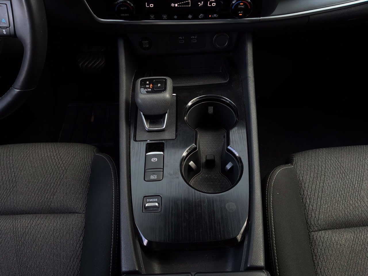 Used 2025 Nissan Rogue SV FWD image 15