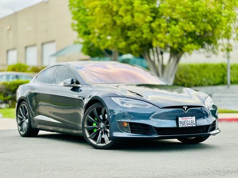 Used 2017 Tesla Model S 75 RWD image 2