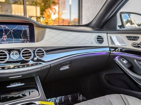 Used 2018 Mercedes-Benz S 560 4MATIC Sedan image 39