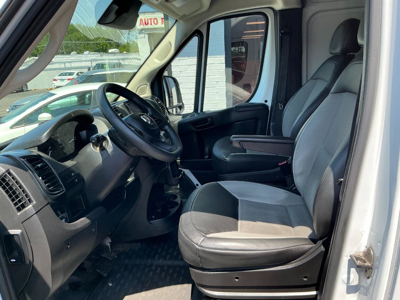 Used 2023 RAM ProMaster 2500 FWD image 7