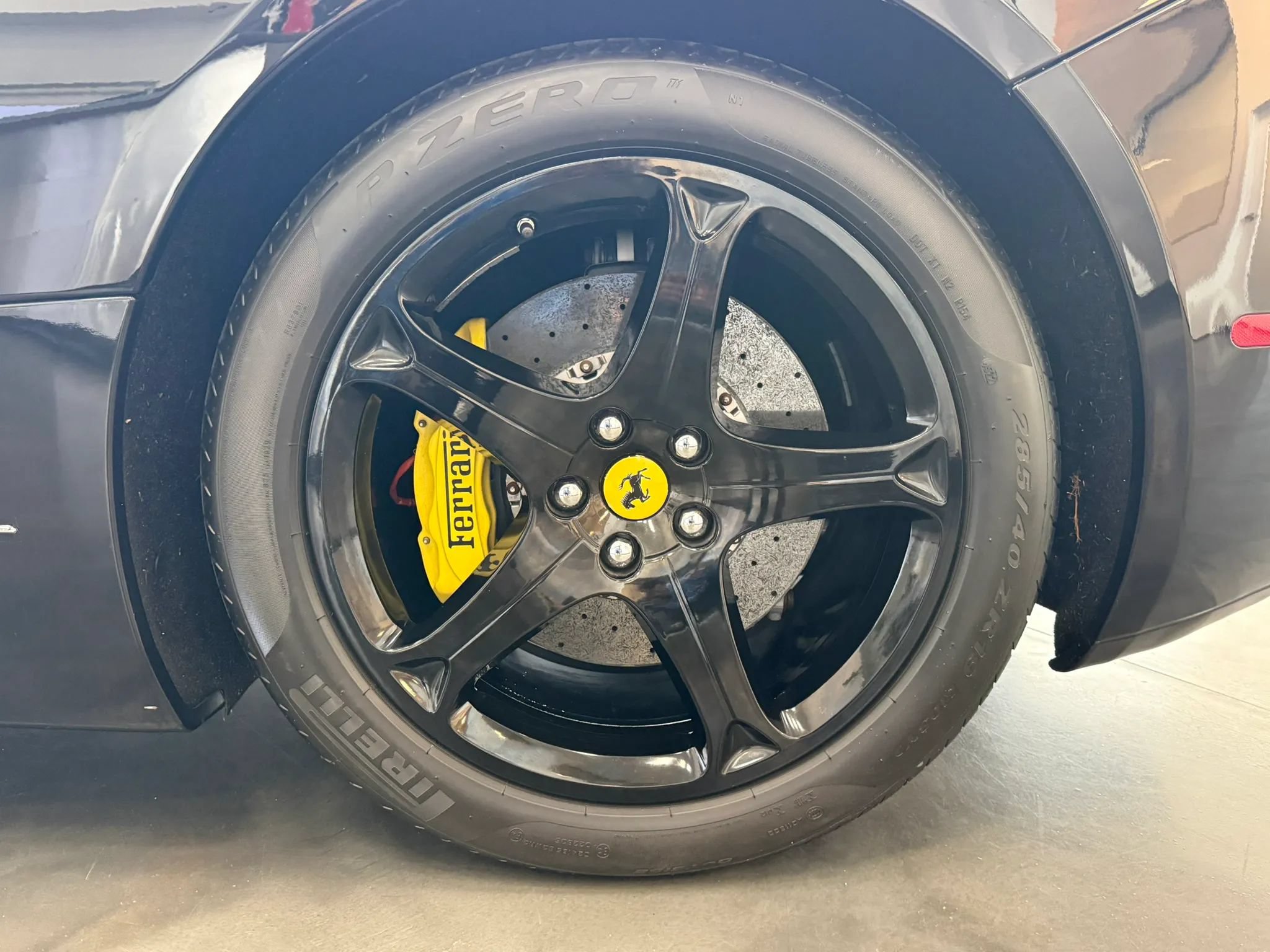 Used 2010 Ferrari California RWD image 42