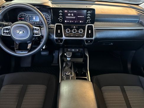 Used 2021 Kia Sorento LX AWD/4WD image 13