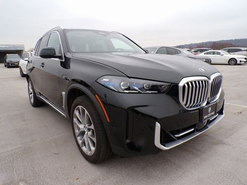 Certified 2024 BMW X5 xDrive40i w/ Premium Package image 1