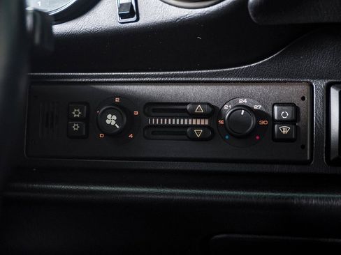 Used 1995 Porsche 911 Carrera image 24