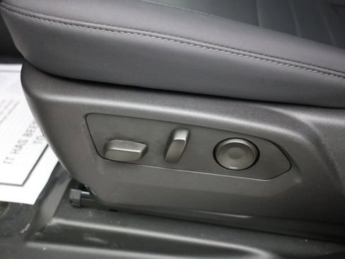 Used 2025 GMC Hummer EV 3X w/ LPO, Illumination Package AWD/4WD image 9