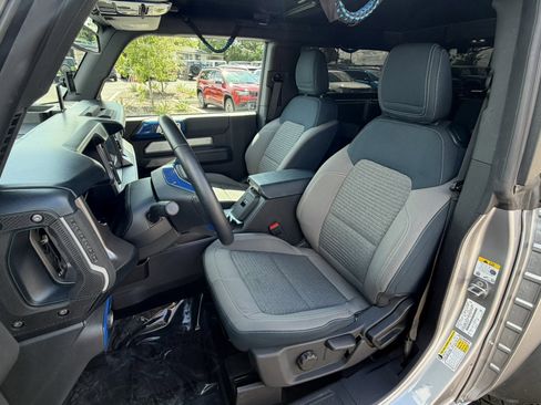 Used 2022 Ford Bronco Outer Banks w/ Sasquatch Package AWD/4WD image 12