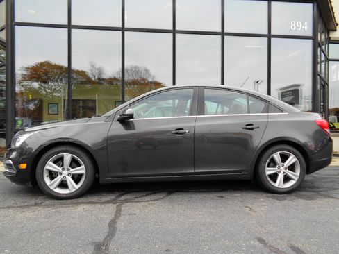Used 2015 Chevrolet Cruze LT image 8