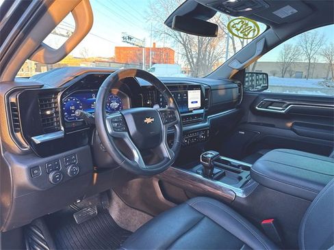 Used 2023 Chevrolet Silverado 1500 LTZ image 10