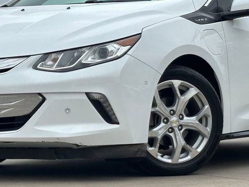 Used 2018 Chevrolet Volt Premier w/ Driver Confidence Package image 6