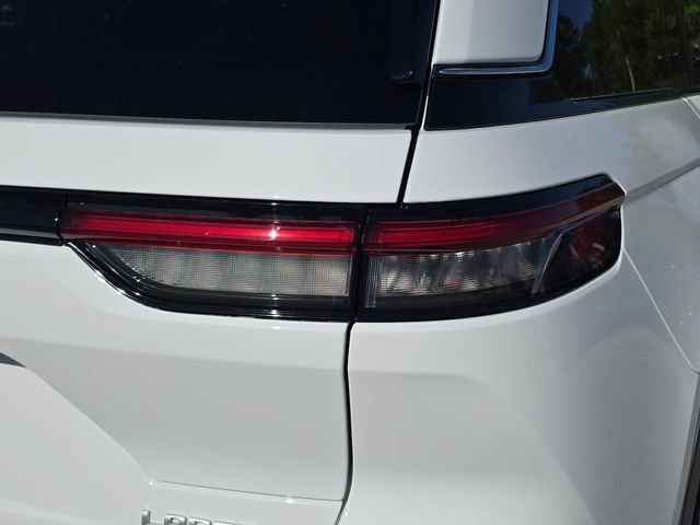 New 2026 Jeep Grand Cherokee Laredo X AWD/4WD image 8