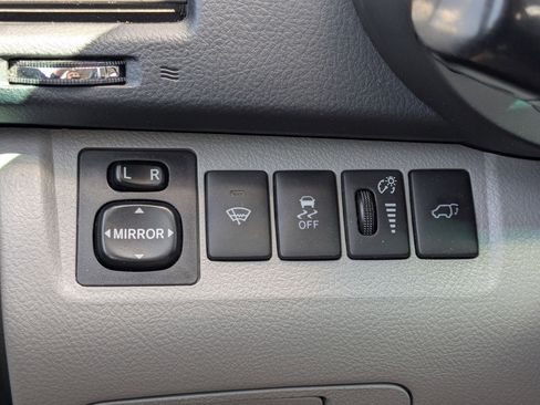 Used 2013 Toyota Highlander Limited AWD/4WD image 17