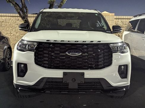 Used 2025 Ford Explorer ST-Line w/ Premium Package image 2