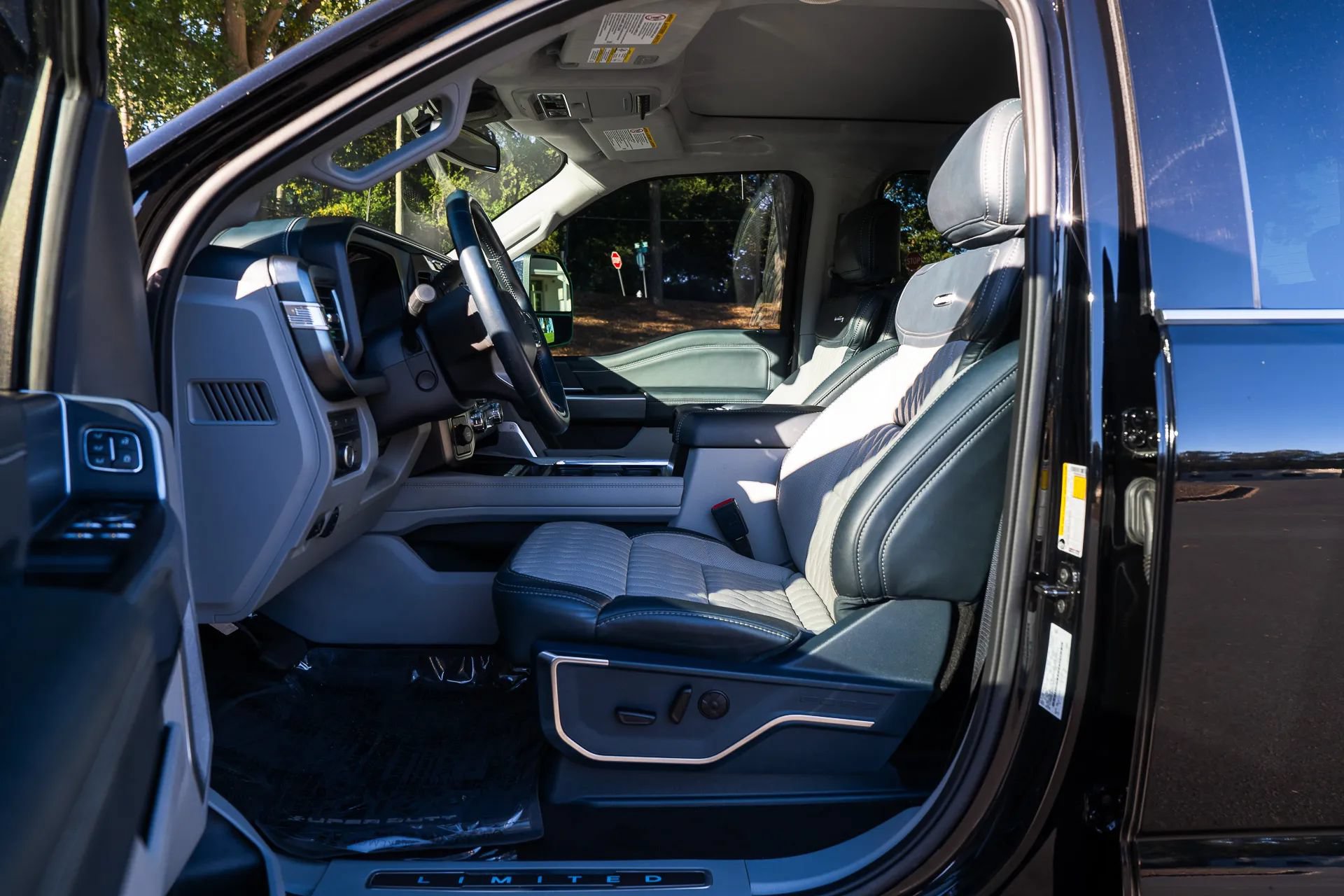 Used 2024 Ford F450 Limited w/ FX4 Off-Road Package AWD/4WD image 16