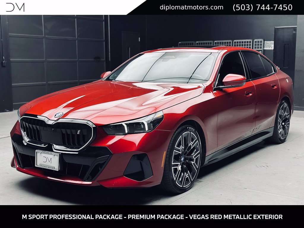 Used 2025 BMW i5 xDrive40 w/ M Sport Package AWD/4WD image 1