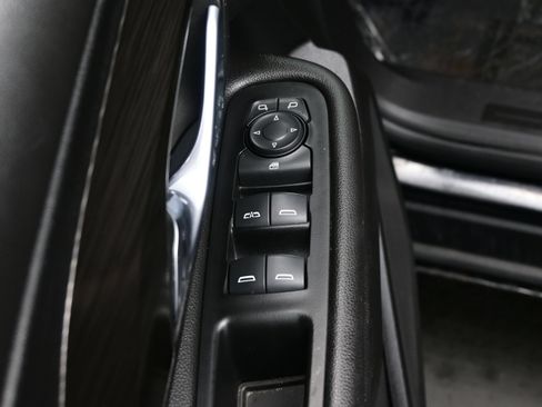 Used 2022 GMC Terrain SLE w/ Driver Convenience Package AWD/4WD image 11