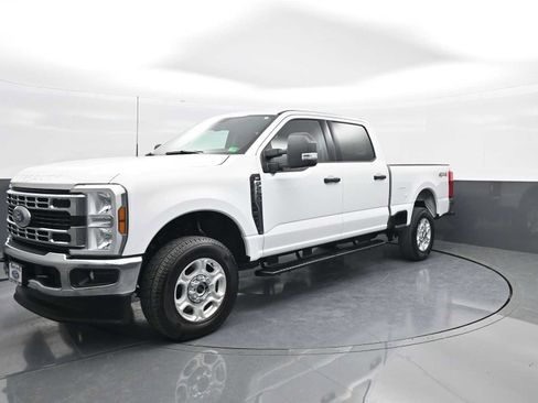 Used 2025 Ford F250 XLT image 4