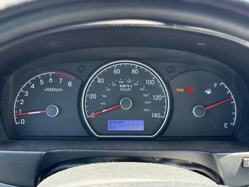 Used 2010 Hyundai Elantra GLS FWD image 23