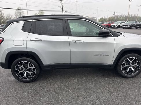 Used 2025 Jeep Compass Limited image 2