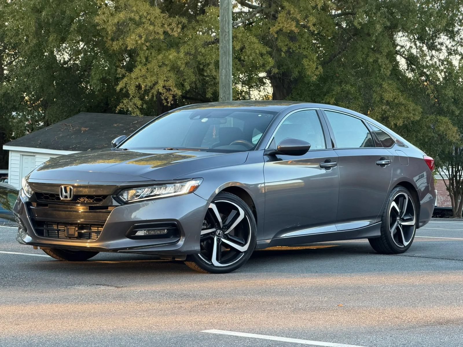Used 2020 Honda Accord Sport image 2